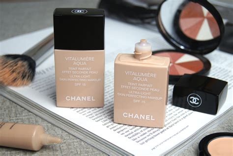 chanel vitalumiere aqua compact foundation review|Chanel vitalumière aqua review.